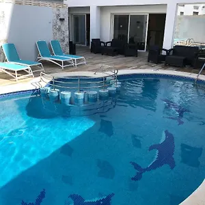 https://hostal-rosalia.balearic-islands.net